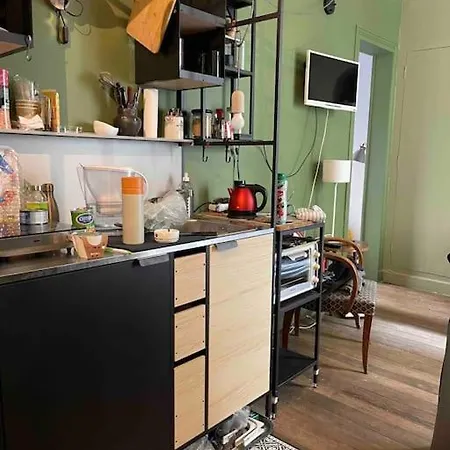 Cosy Nest In Montmartre Paris